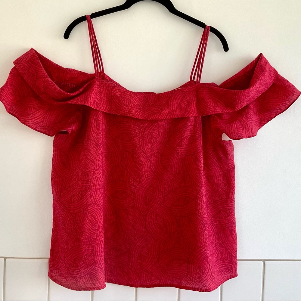 Maeve Cold-Shoulder Red Blouse/Cami w/ Flutter Sleeves. Size: X Large. NWOT